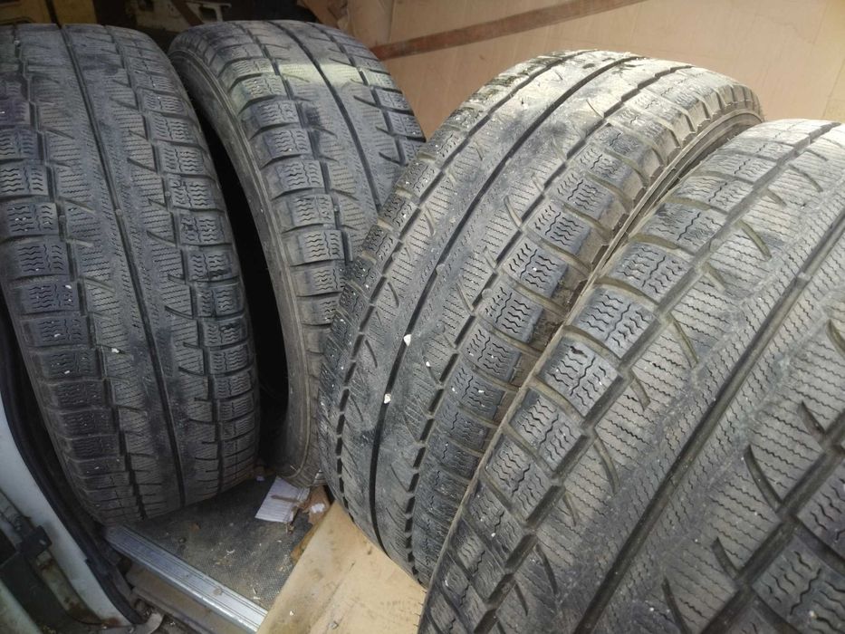 Продавам 4бр зимни гуми 225 65 16 С, 7+мм грайфер