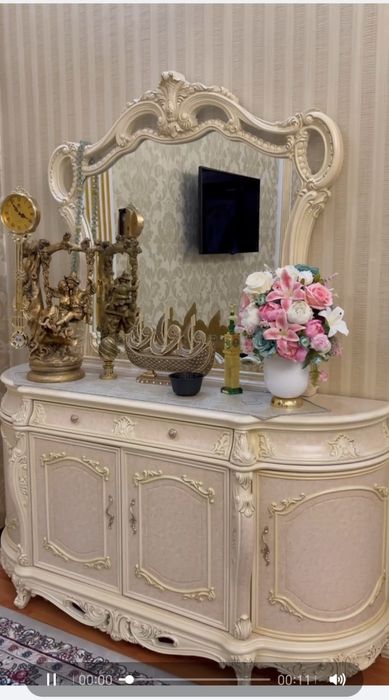 Mebel sotiladi srochna