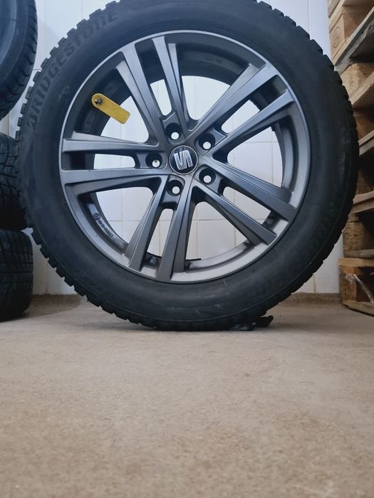Set 4 jante originale Seat cu anvelope iarna 215 55 17 5x112