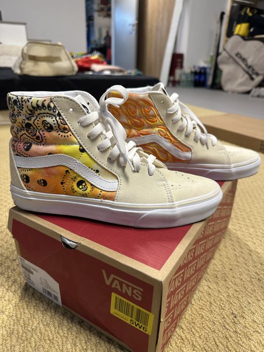 Кецове Vans Bandana flame и кецове Anyways