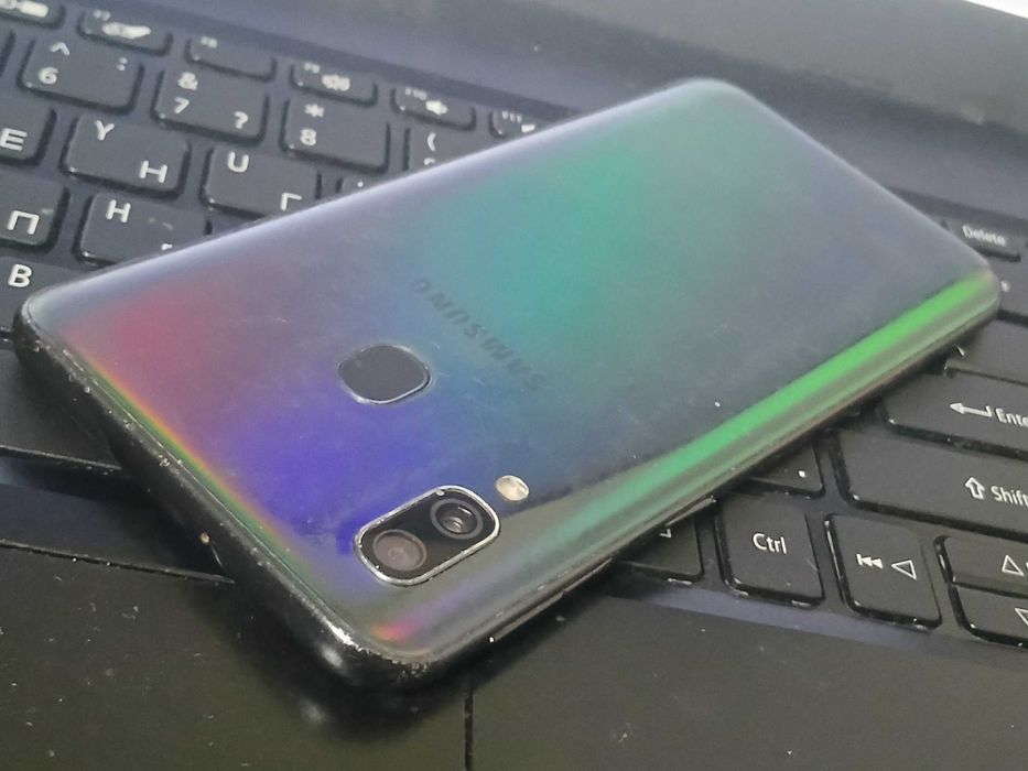 Samsung Galaxy A40 (SM-A405 на запчасти / не включается / разбит