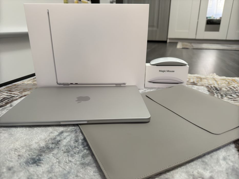 Macbook Air 13,6 inch, M2, 2022, garantie 2026, 100% baterie, 8GB RAM