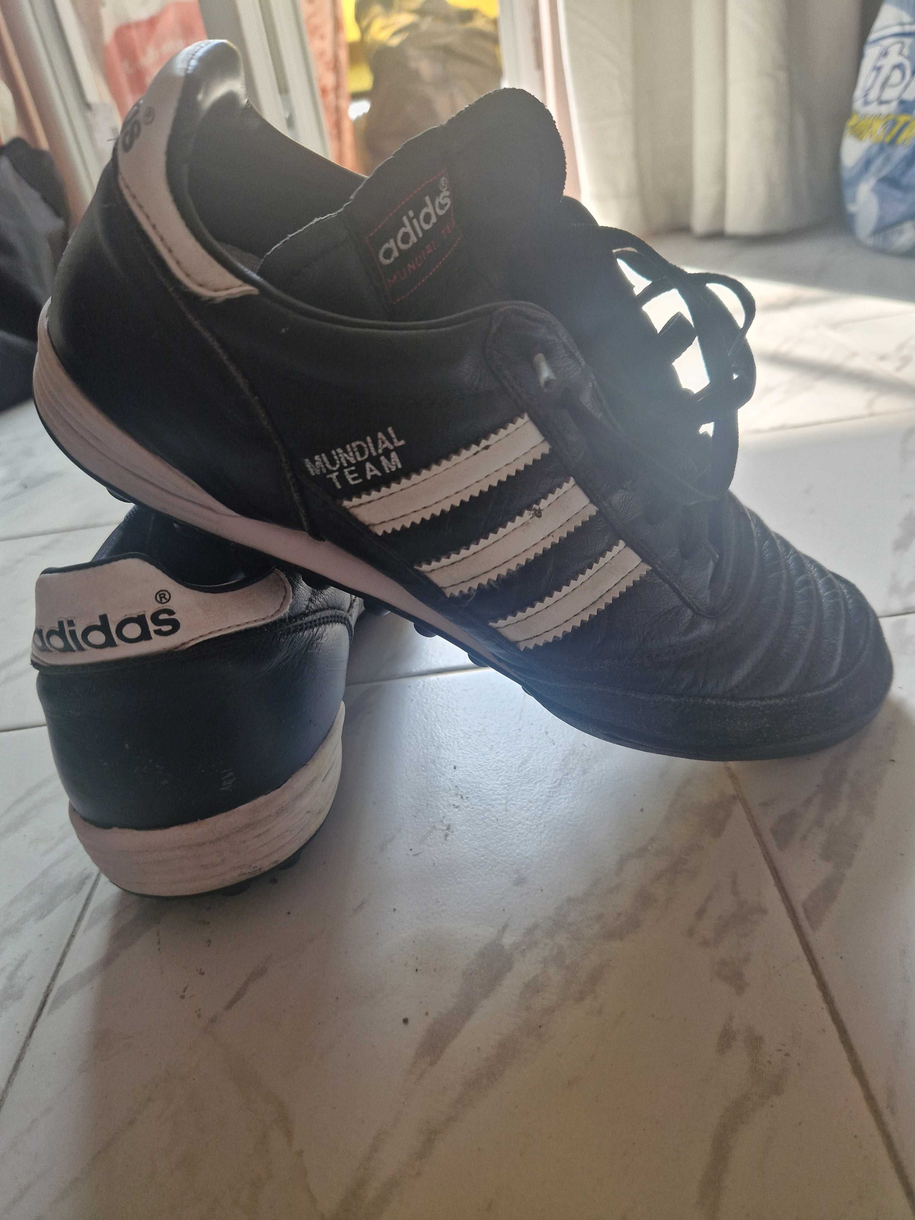 Adidas стоножки и бутонки