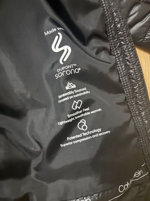 Vând geaca CK stare foarte bună