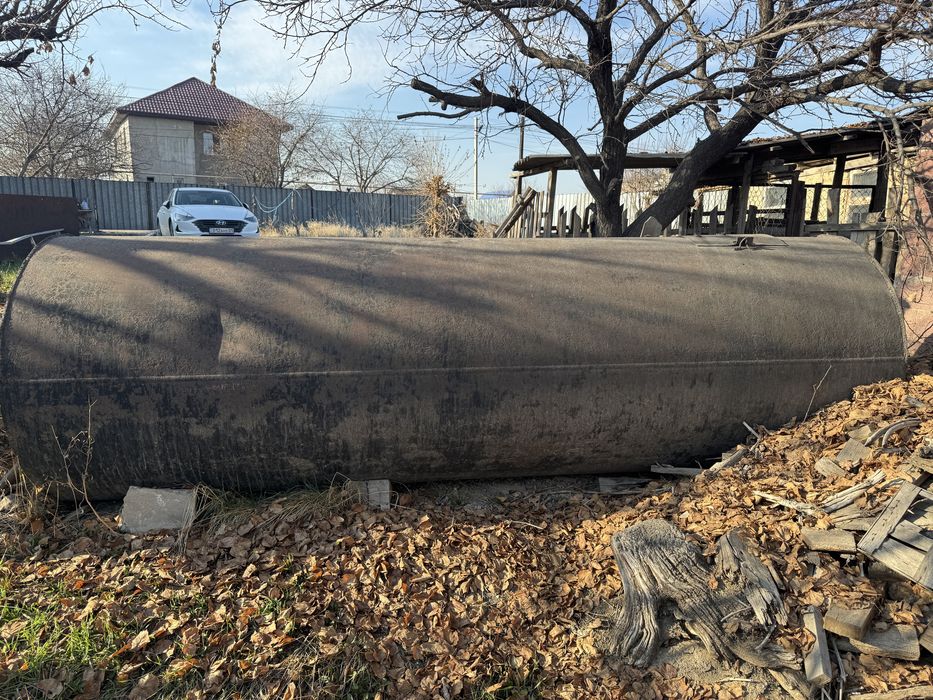 Цистерна диаметр 1,2 м, длина 3,8 м