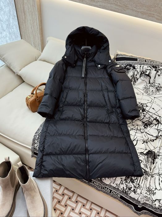 Женский пуховик Prada
