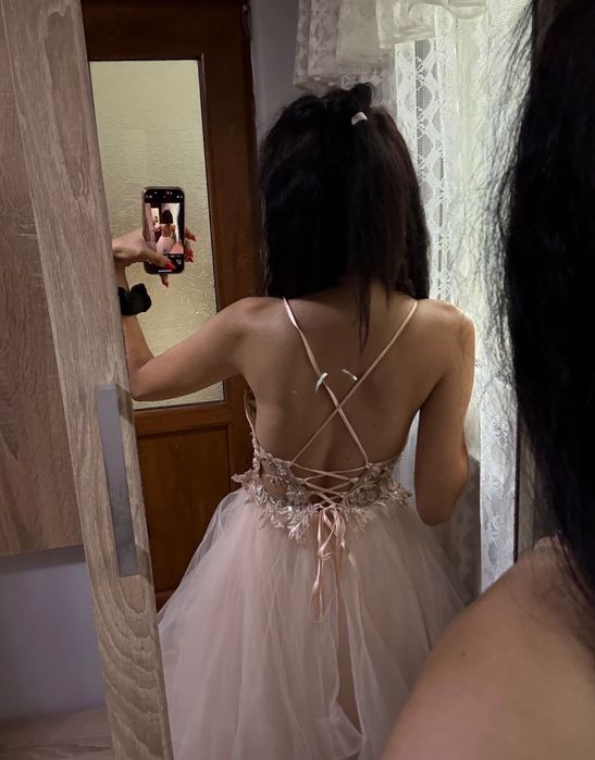 Абитуриентска рокля