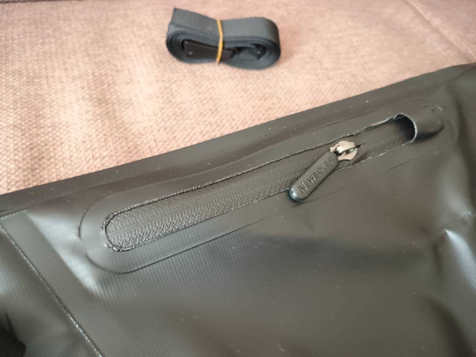 Geanta tija sa bicicleta 13L impermeabila waterproof noua