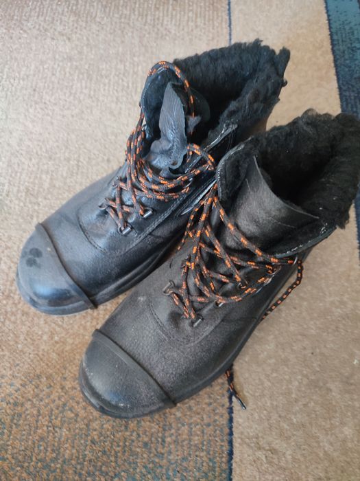 Продается рабочие зимние ботинки