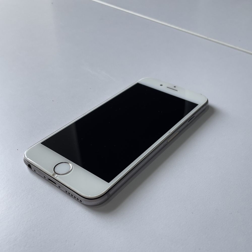 Продам iPhone 6 на запчасти