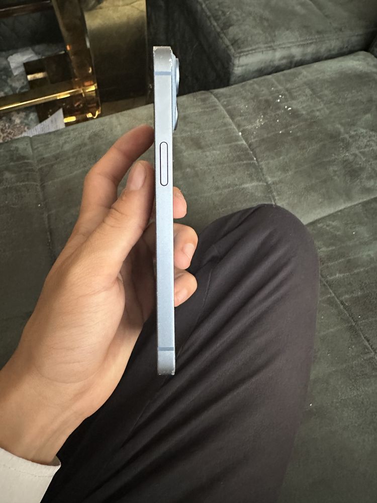 Iphone 14 blue….