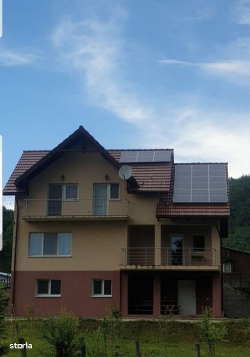 Casa de vanzare  15 km de Ramnicu Valcea, aproape de autostrada,