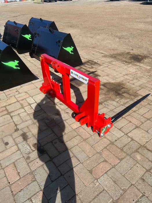 Furca baloti cu prindere in tirant