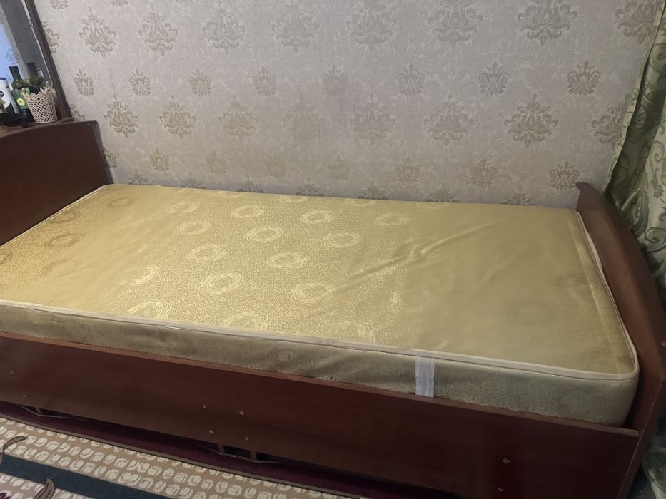 Камод для спальний и 2 спальний кароват