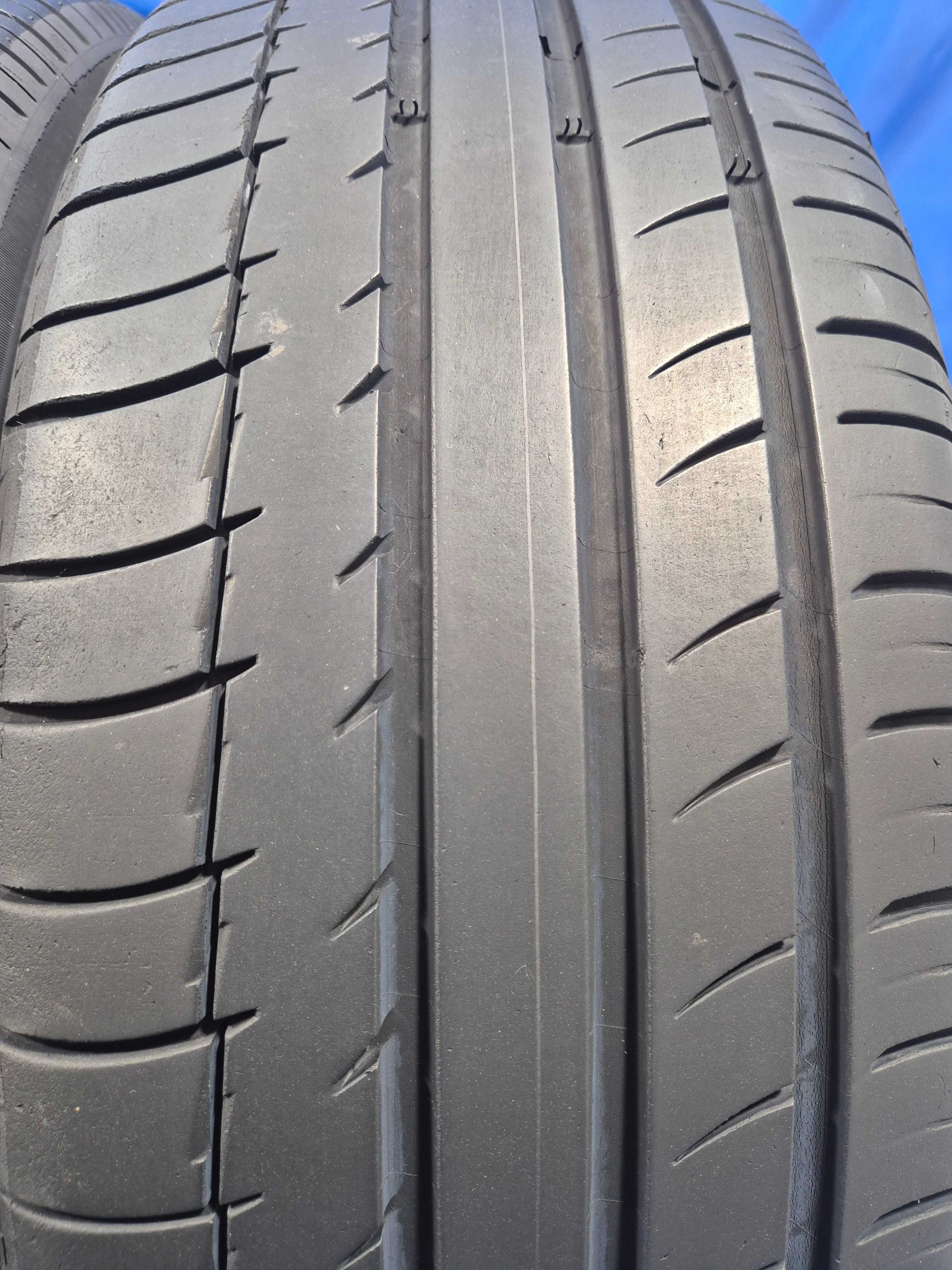 225/60/18 100h Dunlop