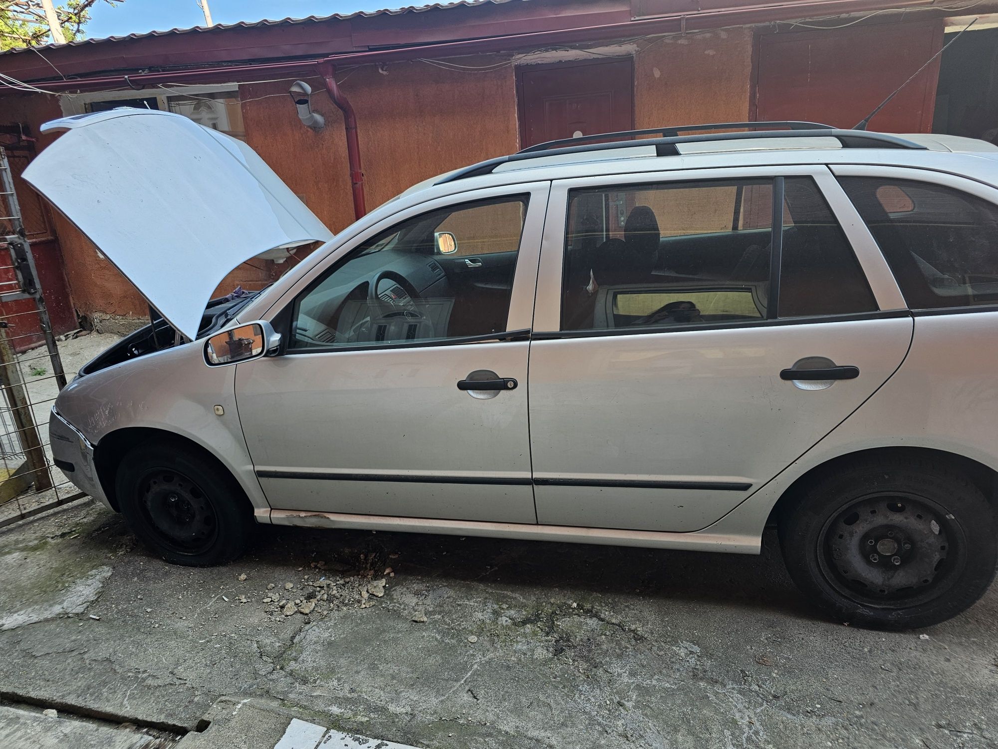 Vând skoda fabia 2006 dezmembrari/piese