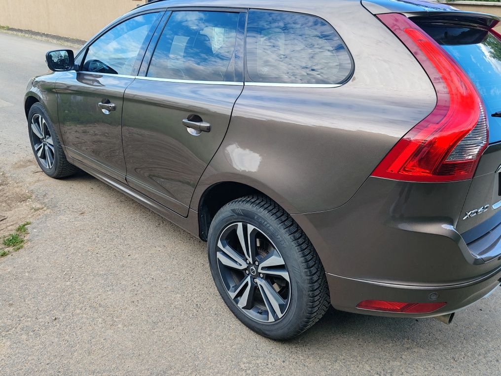 Volvo XC 60, stare ireproșabilă, carte service la zi, jante 19"