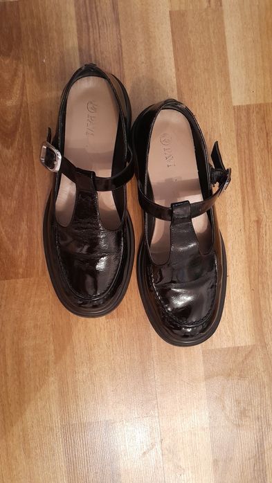 Продам Лоферы  и Сапоги