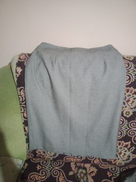 Продам женский костюм