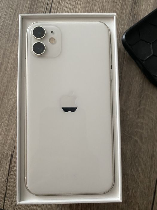 iPhone 11 бял 64 gb