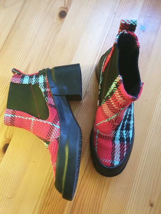 Дамски обувки на Camper