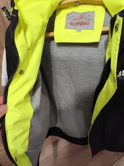 Продам демисезонную куртку