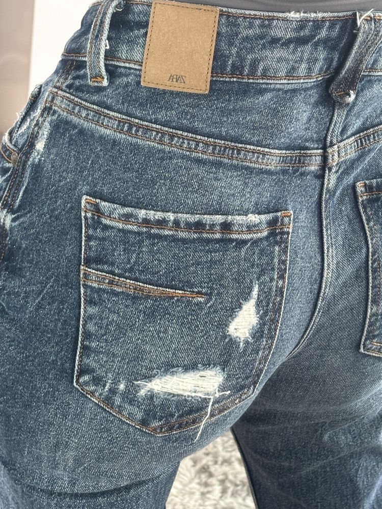 Сини дънки на Zara