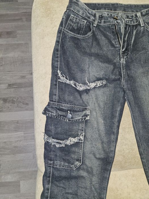 Blugi baggy, aproape noi