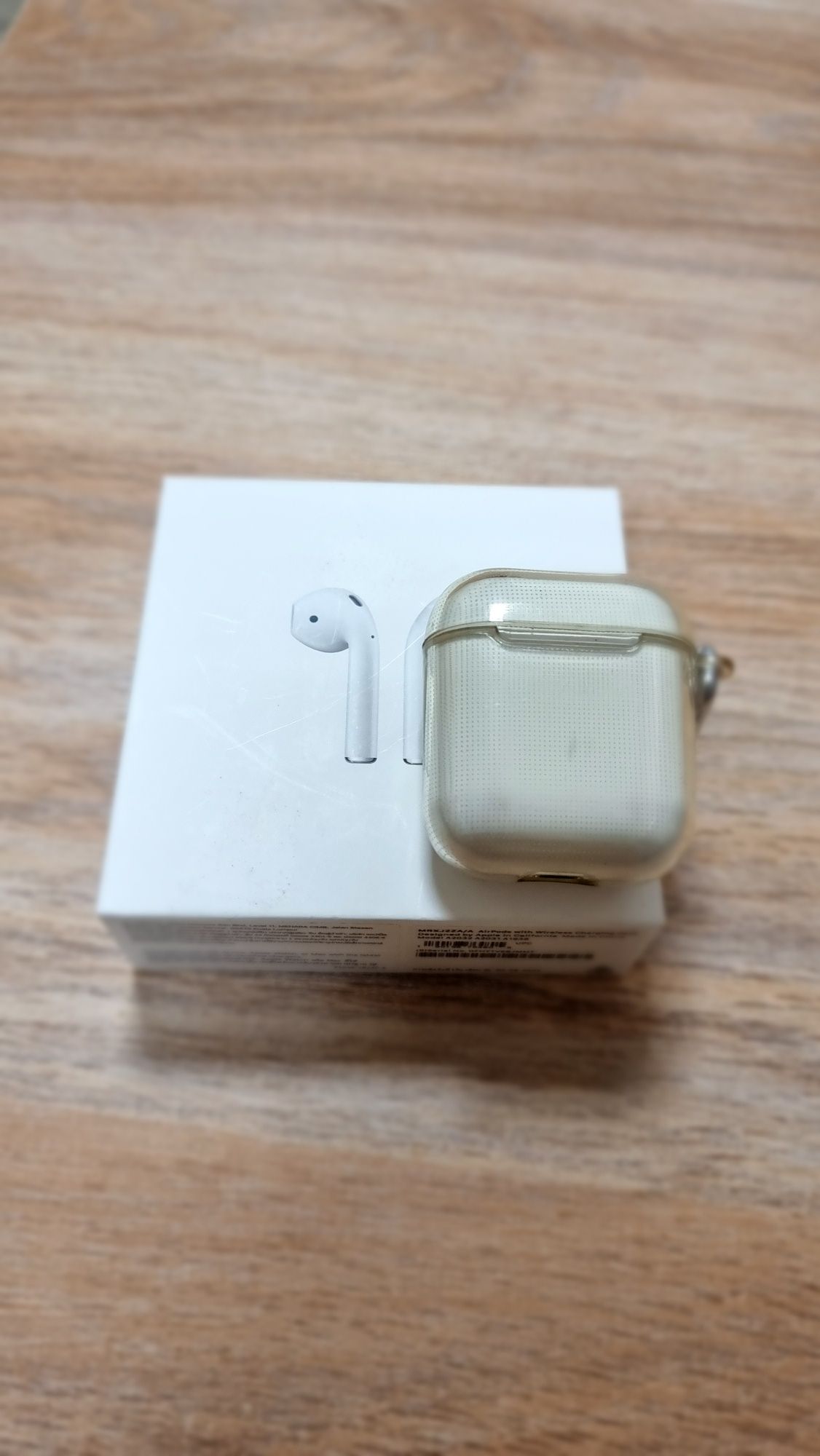 Продам наушники AirPods