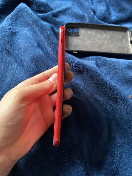 Iphone 11 red product