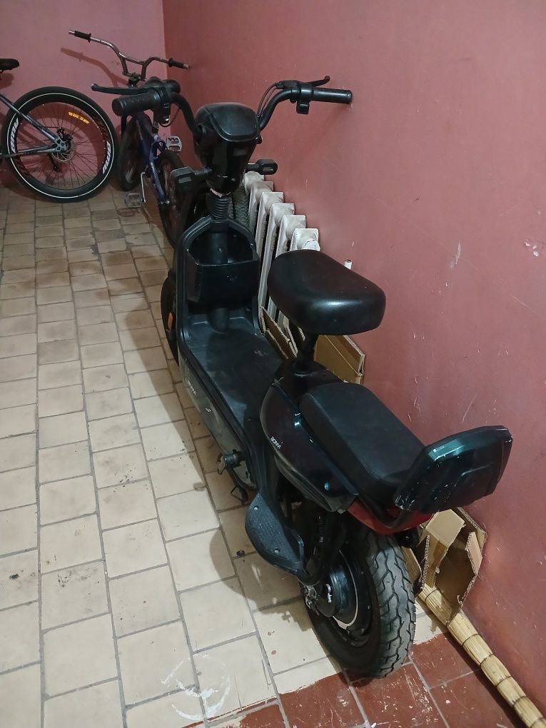 Продается срочно электроскутер