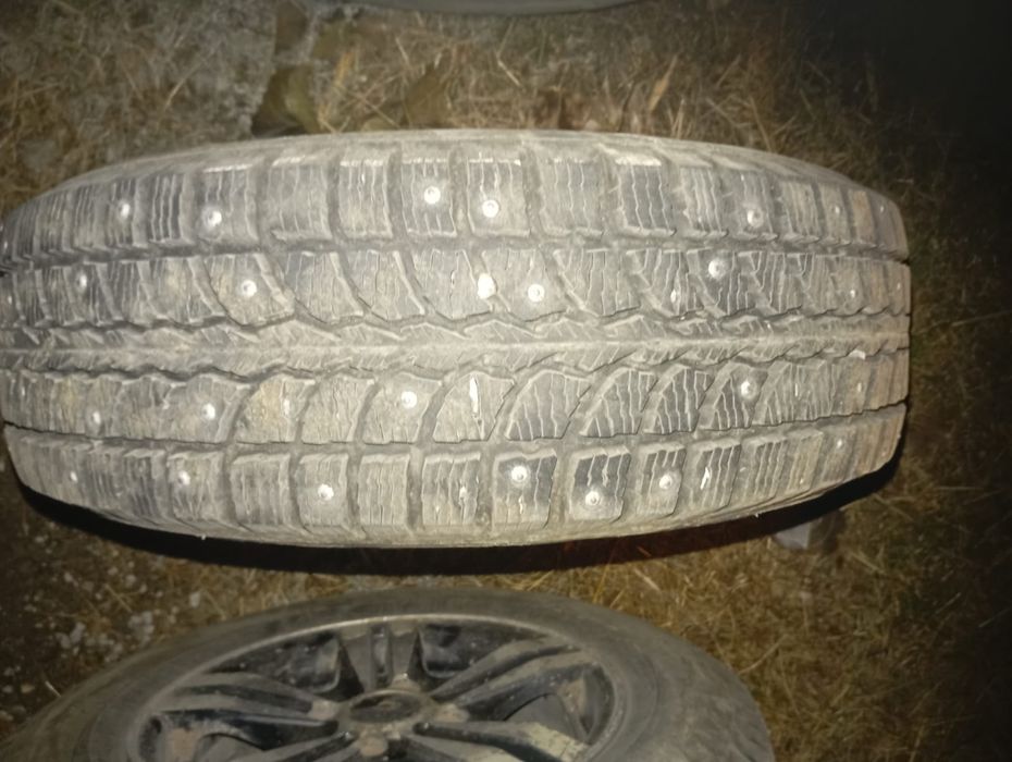 Продам зимние шины с дисками