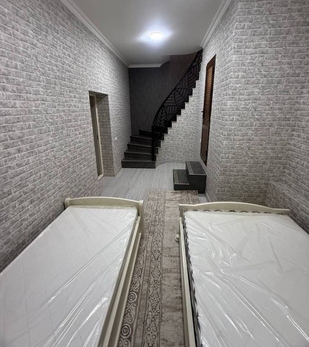 Yunusobod Turkiston metroga yaqin joyda kvartira bor