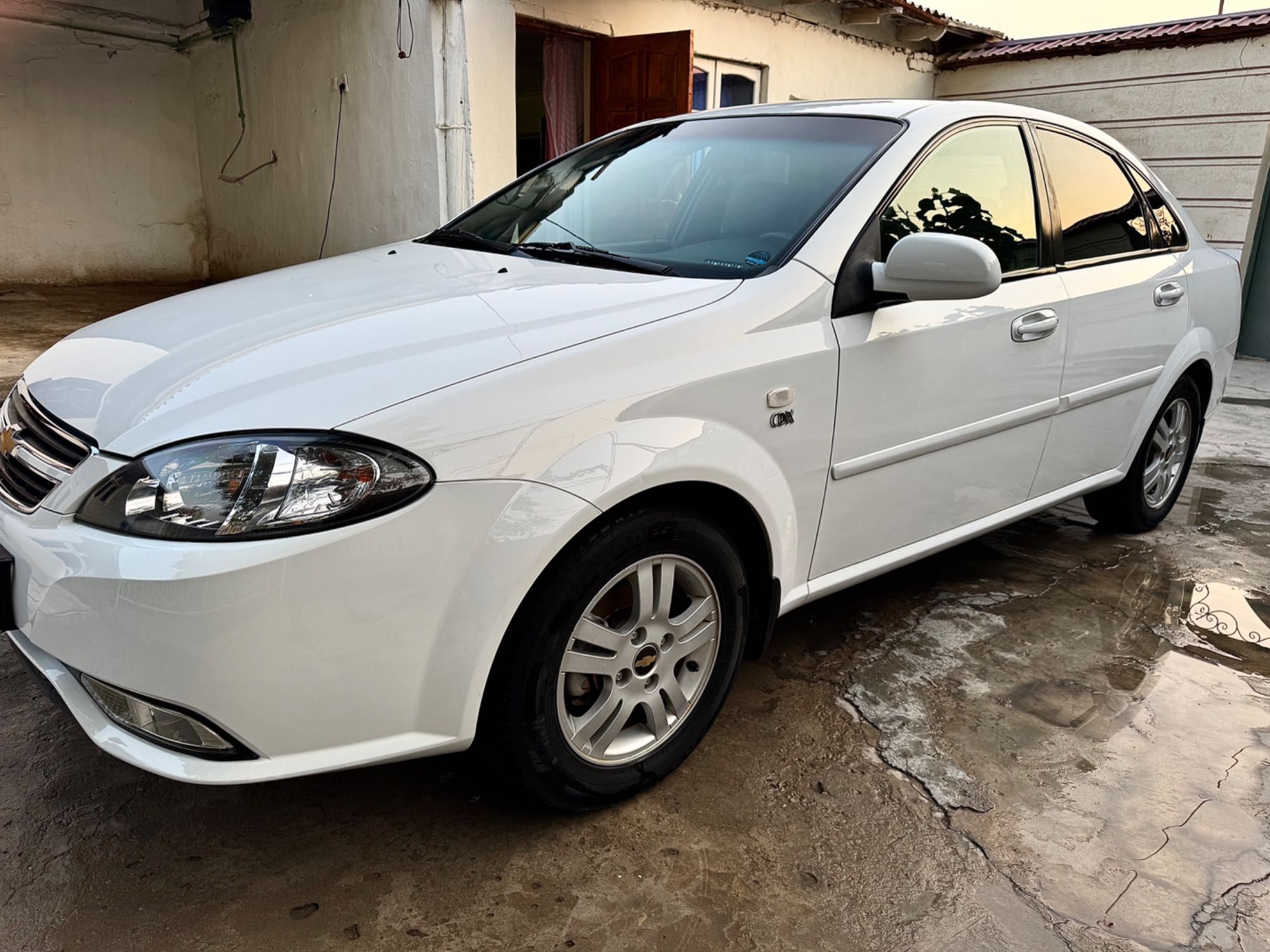 Lacetti 1.8 2013 yil sotiladi