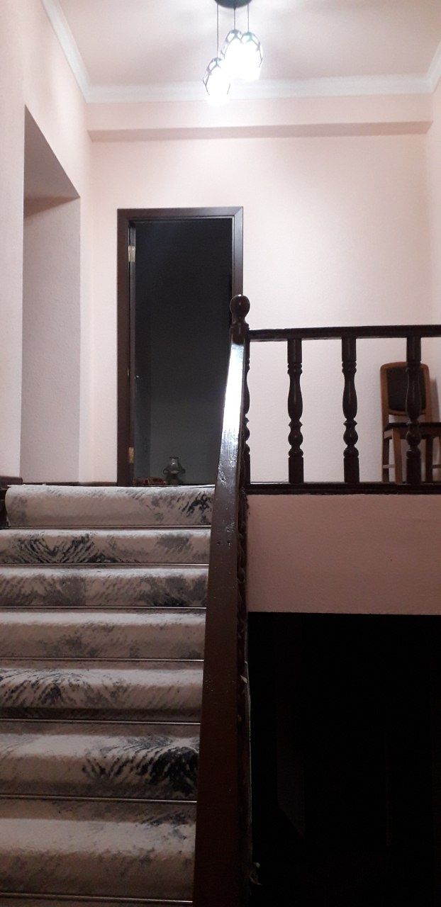 Zangiota tumani solnichniyda 6 sotixli kotej tez va arzon otiladi