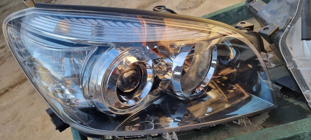 Faruri noi toyota rav-4 2009. Stanga Dreapta.