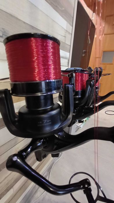 Продавам PROLOGIC три въдици с макарите и калъф чисто нови