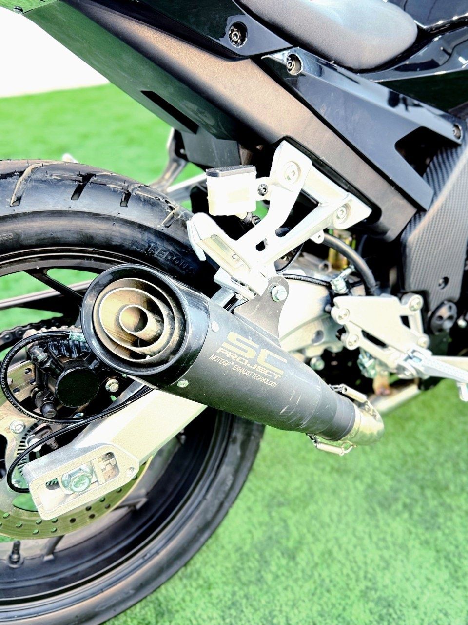 R1 400 kub 6 oy kafolati bilan