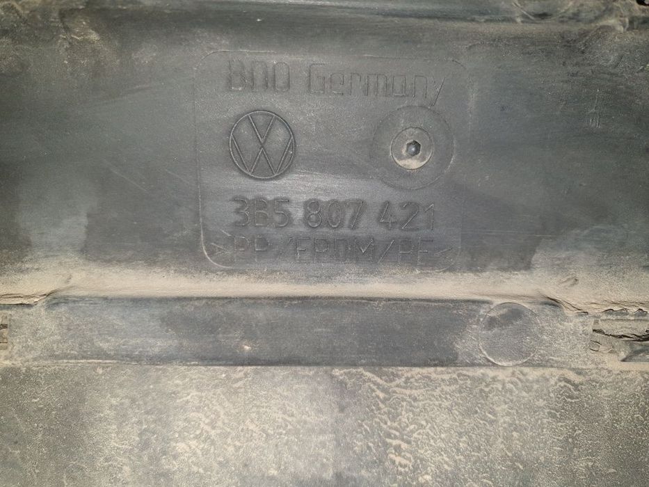 Bara spate VOLKSWAGEN PASSAT 3B3 2000 - 2005, Sedan 1.9 TDI AVF, AWX 3B5807421PP