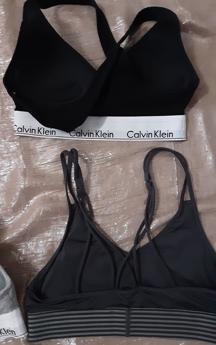 (XS) (S) Calvin klein ЛОТ 4 оригинални бюстиета повдигащ ефект 50.00лв