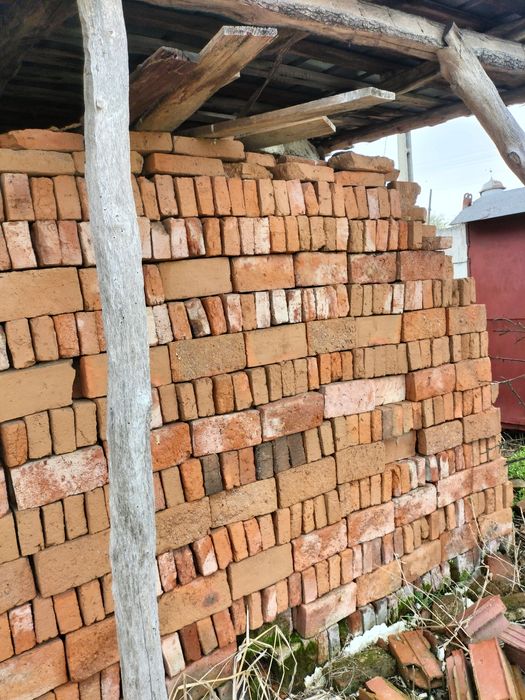 Vând cărămidă noua nefolosita
