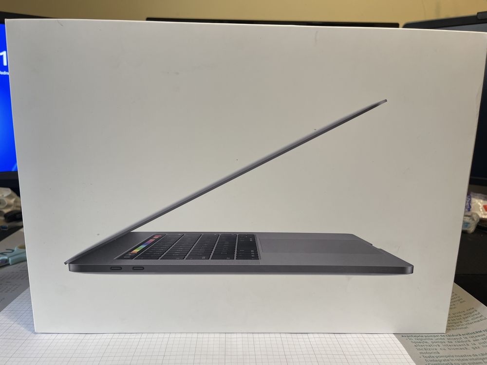 Vand cutie MacBook Pro 15 inch