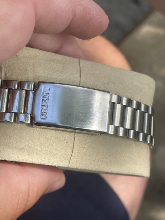 Orient crystal automatic