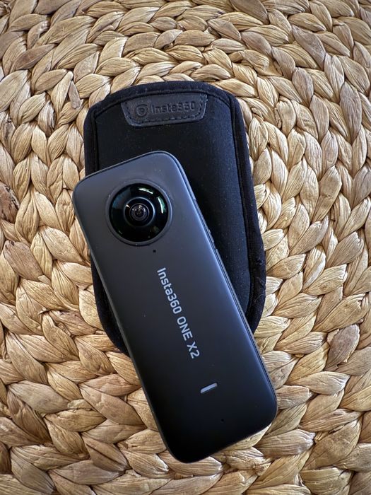 Екишън камера Insta 360 one X2