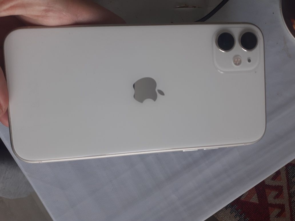 IPhone 11  с гарантие