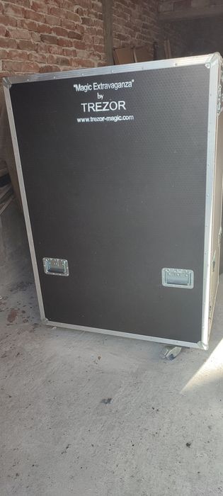 Мобилен гардероб flight case