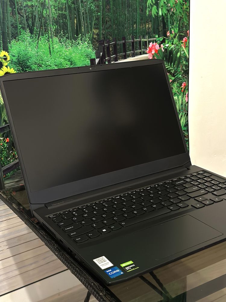 Laptop Gaming i5-11320H / 1650 4GB / 8 GB RAM