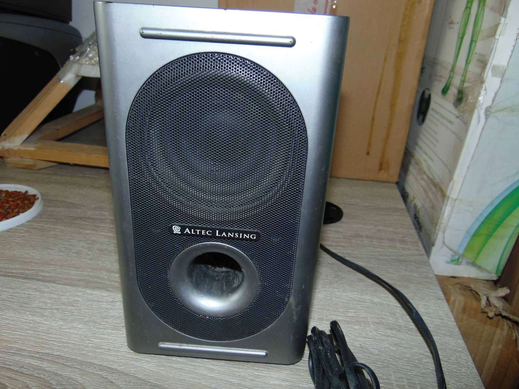 Boxa altec lansing 221