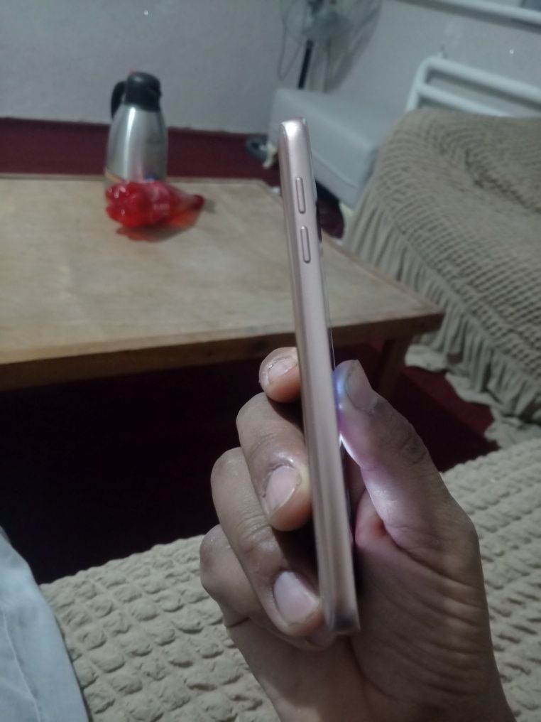 Samsung Galaxy J2 core sotiladi