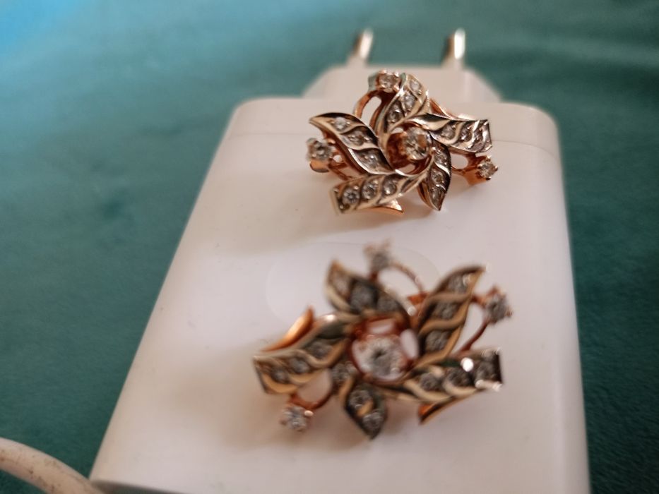 Бриллиантовый серьги золото